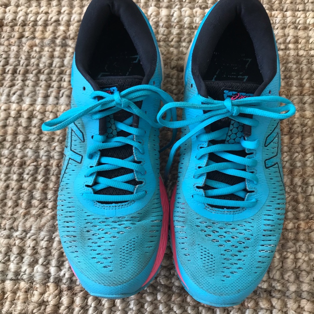 ASICS - Picture 8 of 11